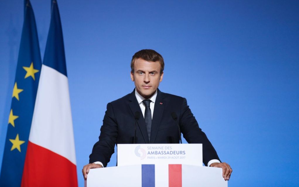 Μακρόν: Στηρίζει τη γαλλική αυτοκινητοβιομηχανία με σχέδιο 8 δις ευρώ