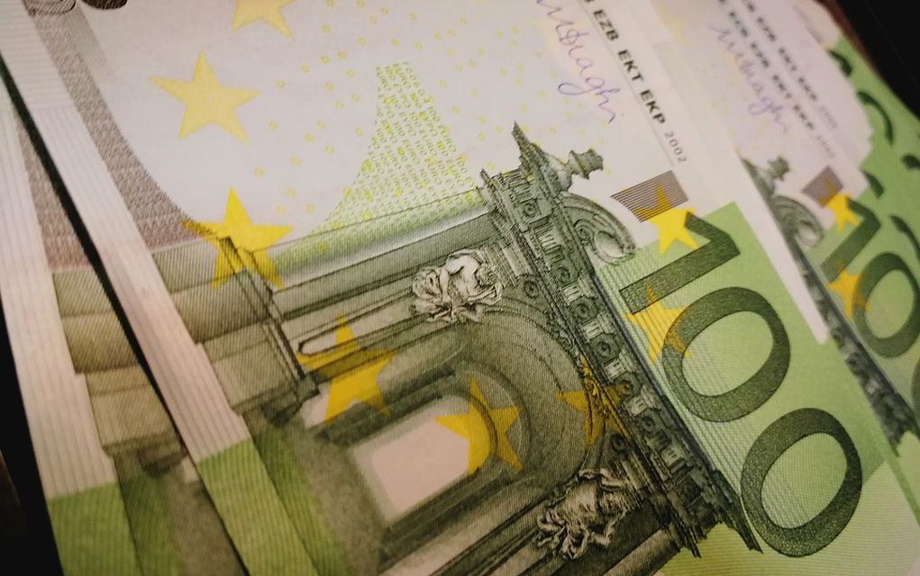 ΕΚΤ: Από αύριο τα νέα χαρτονομίσματα των 200 και 100 ευρώ
