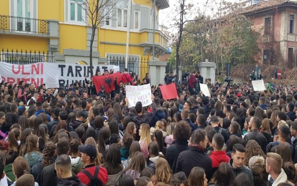 Κίνδυνος και πολιτειακής κρίσης στην Αλβανία