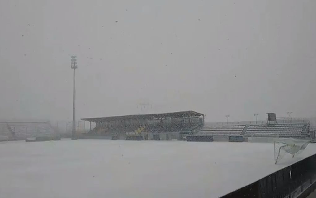 Πίστα... χιονιού το γήπεδο του Αστέρα - Τι θα γίνει στο ματς με τον ΠΑΟΚ