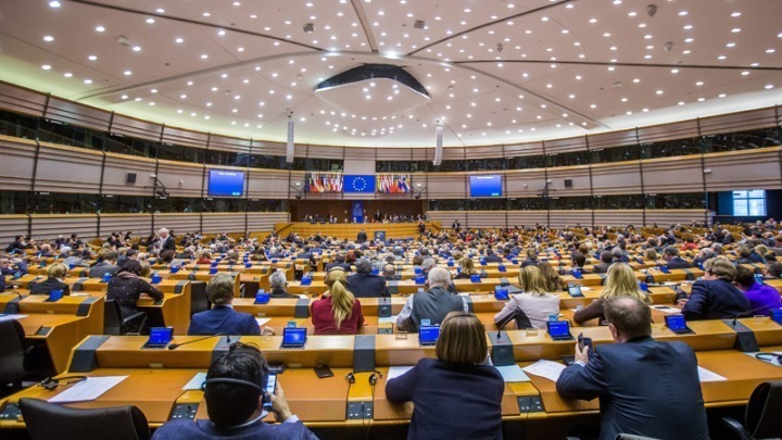 Ευρωκοινοβούλιο:Ψήφισμα κατά της απόφασης να μην ξεκινήσουν ενταξιακές διαπραγματεύσεις με Σκόπια και Τίρανα