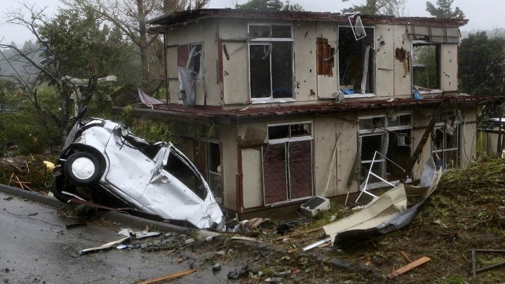 Τουλάχιστον 56 άνθρωποι έχασαν τη ζωή τους εξαιτίας του τυφώνα Χαγκίμπις