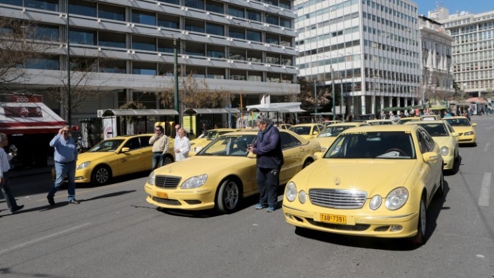 Οδηγοί ταξί: Ζητούν μέτρα στήριξης για τον κλάδο εν μέσω κορονοϊού