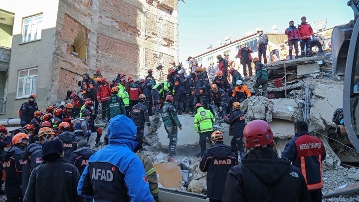 Σεισμός στην Τουρκία: 29 νεκροί - Συνεχείς μετασεισμοί