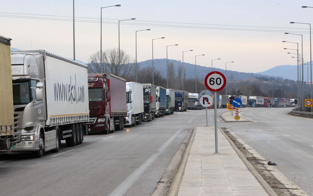 Ξάνθη: Ανατροπή φορτηγών λόγω καιρικών συνθηκών