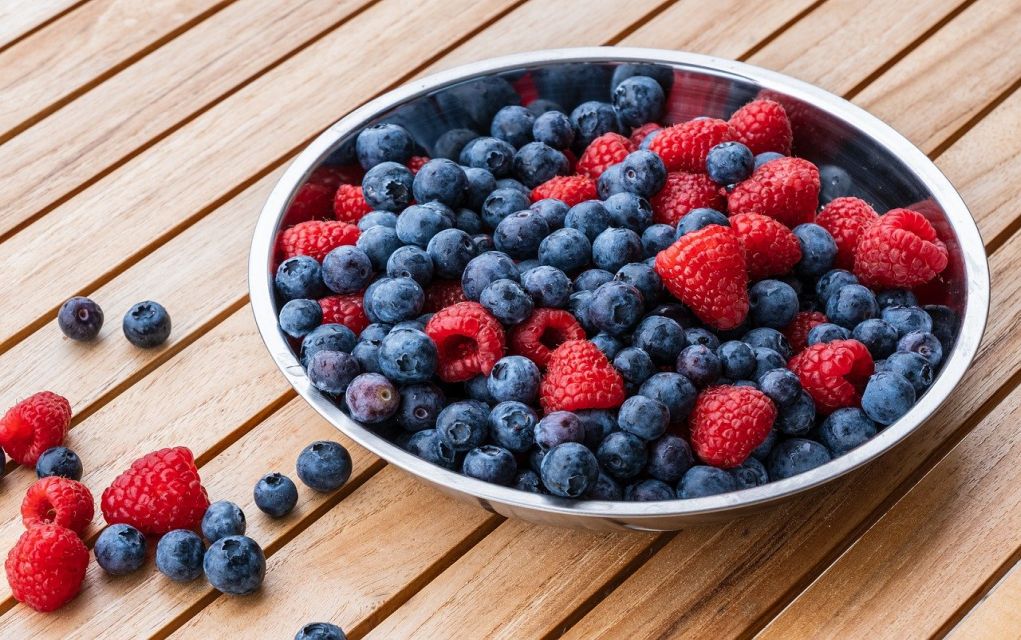 Είστε άνω των 50; Ποια φρούτα πρέπει να τρώτε τακτικά