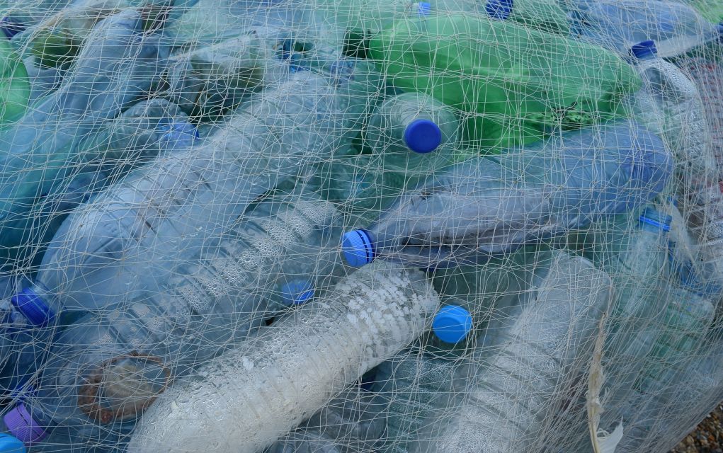 Πλαστικά μιας χρήσης: Ποια προϊόντα αποσύρονται