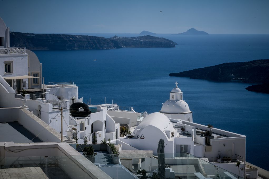 BBC: Ανατροπή, δεν θα προστεθούν ελληνικά νησιά στην «πράσινη» ταξιδιωτική λίστα της Βρετανίας
