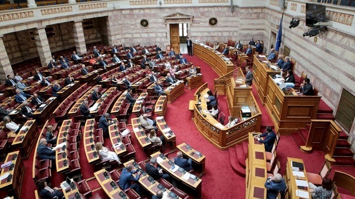 Βουλή: Κατατέθηκε το ν/σ για τα μέτρα στήριξης στους πληγέντες από τον «Ιανό» και την πανδημία