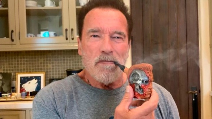 Δώρο μια πίπα-Terminator στον Σβαρτσενέγκερ και το αντίδωρο του Άρνολντ