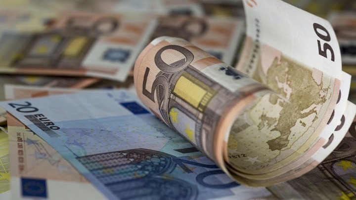 Reuters: Η Ελλάδα άντλησε σήμερα 2,5 δισ. ευρώ με ιστορικά χαμηλό κόστος