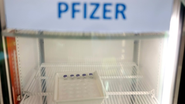 2.000 ευρώ σε influencer για να δυσφημίσει το εμβόλιο της Pfizer - Υπόνοιες για ρωσική εμπλοκή