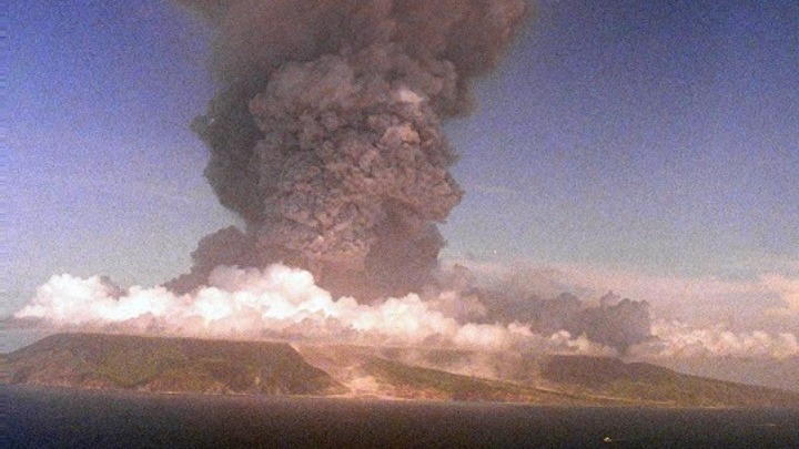 Άγιος Βικέντιος: Εξερράγη το ηφαίστειο Λα Σουφριέρ, οι κάτοικοι διατάχθηκαν να εκκενώσουν την περιοχή