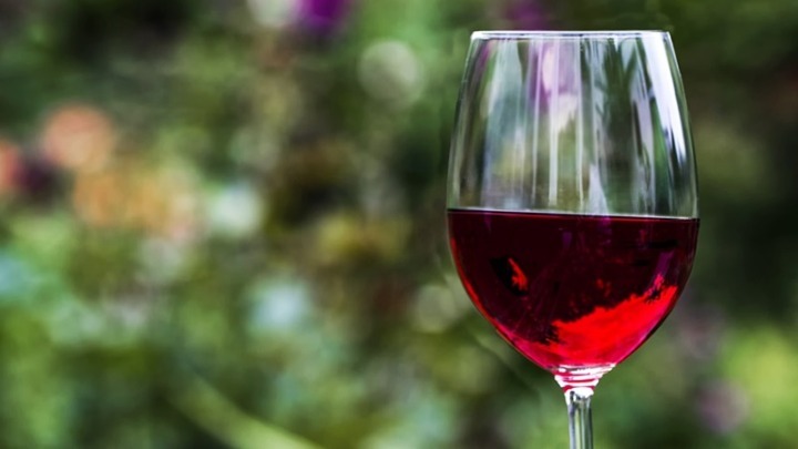 Πλήγμα για τις εξαγωγές ελληνικού οίνου από την πανδημία του κορονοϊού