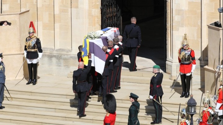 Βρετανία: Κηδεύτηκε ο πρίγκιπας Φίλιππος σε κλίμα συγκίνησης