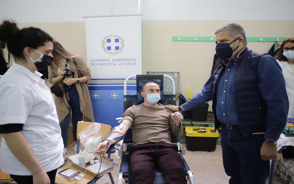 Περιφέρεια Αττικής: Συγκεντρώθηκαν δεκάδες φιάλες αίματος στην εθελοντική αιμοδοσία