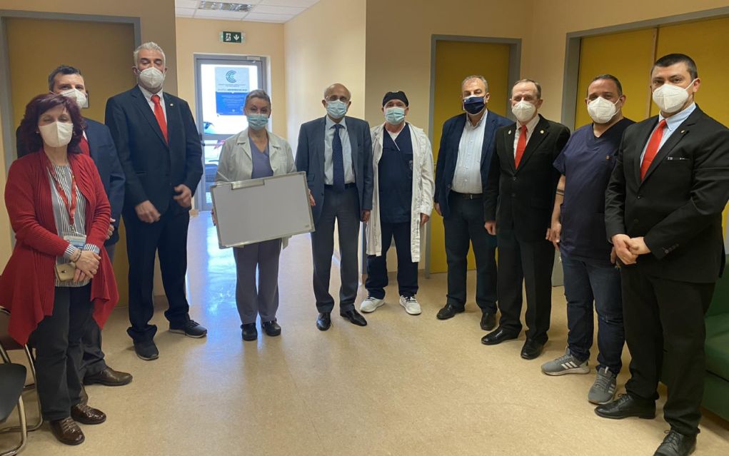 Θεσσαλονίκη: Δωρεά 10 λευκών μαγνητικών πινάκων χειρουργείων στο “ΑΧΕΠΑ” από το “ HJ41 Καλαμαριά Κωνσταντίνος Παλαιολόγος’