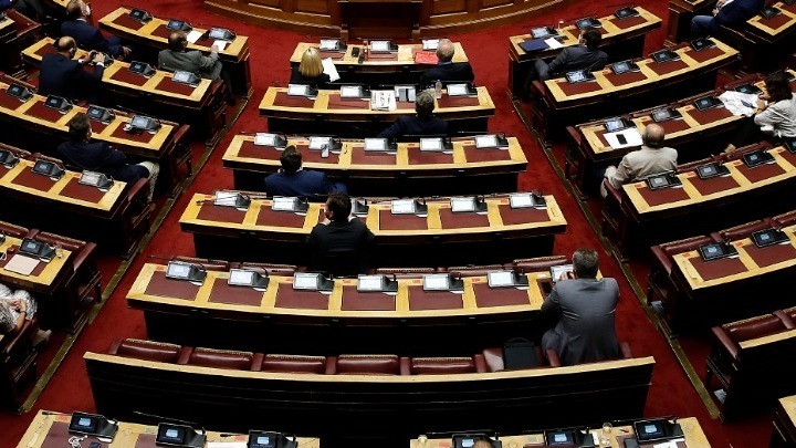 Βουλή: Αντιπαραθέσεις των εκπροσώπων των κομμάτων στο νομοσχέδιο για την ψήφο των αποδήμων