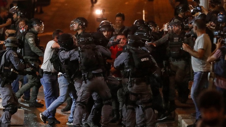 Ιερουσαλήμ: Νέες συγκρούσεις μεταξύ Παλαιστινίων και αστυνομίας στην Πλατεία Τεμένων