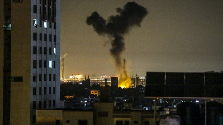 Ισραηλινές αεροπορικές επιδρομές πλήττουν ξανά τη Γάζα μετά από εκτόξευση ρουκετών εναντίον ισραηλινών πόλεων