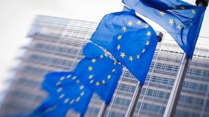 Ευρωπαϊκή Επιτροπή: Προτάσεις για τη διευκόλυνση των ταξιδιών εντός της ΕΕ