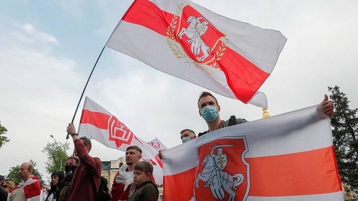 Λευκορωσία: Ο Λουκασένκο υπέγραψε νόμο που απαγορεύει τη δημοσιογραφική κάλυψη «παράνομων» διαδηλώσεων