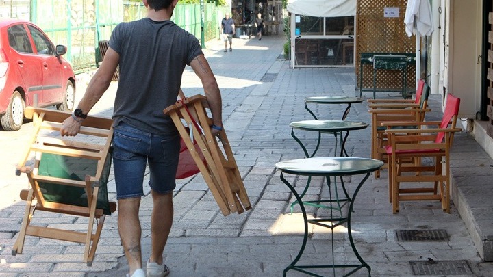 Θεσσαλονίκη: «Καμπάνα» και 7ημερο λουκέτο σε καφέ στη Σβώλου - Δεν είχε αντισηπτικά στα τραπέζια