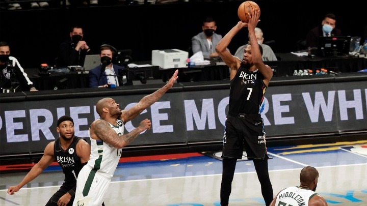 NBA: "Διαστημικό" το Μπρούκλιν, έκανε το 2-0 με διασυρμό του Μιλγουόκι