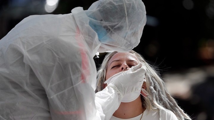 Έρευνα: Οι έφηβοι με Covid έχουν τριπλάσια πιθανότητα να χρειαστούν νοσηλεία από ό,τι εκείνοι με γρίπη