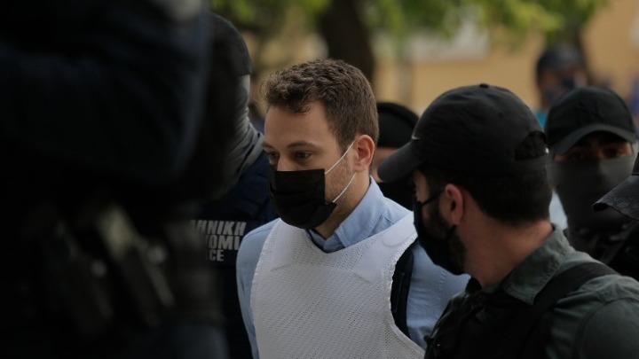 Η Sun για το έγκλημα στα Γλυκά Νερά: Γιατί δεν έγινε η μεταφορά του συζυγοκτόνου στην Αθήνα με ελικόπτερo (pic+vid)