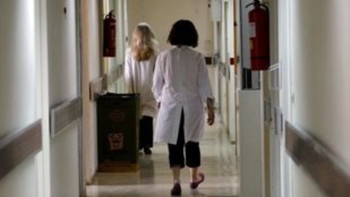 Βόλος: Ανεμβολίαστη νοσηλεύτρια εμβολιαστικού κέντρου βρέθηκε θετική στον κορονοϊό - Διατάχθηκε εισαγγελική έρευνα