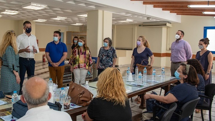 Ο Μπακογιάννης στο ιατρείο διακοπής καπνίσματος του Δήμου Αθηναίων
