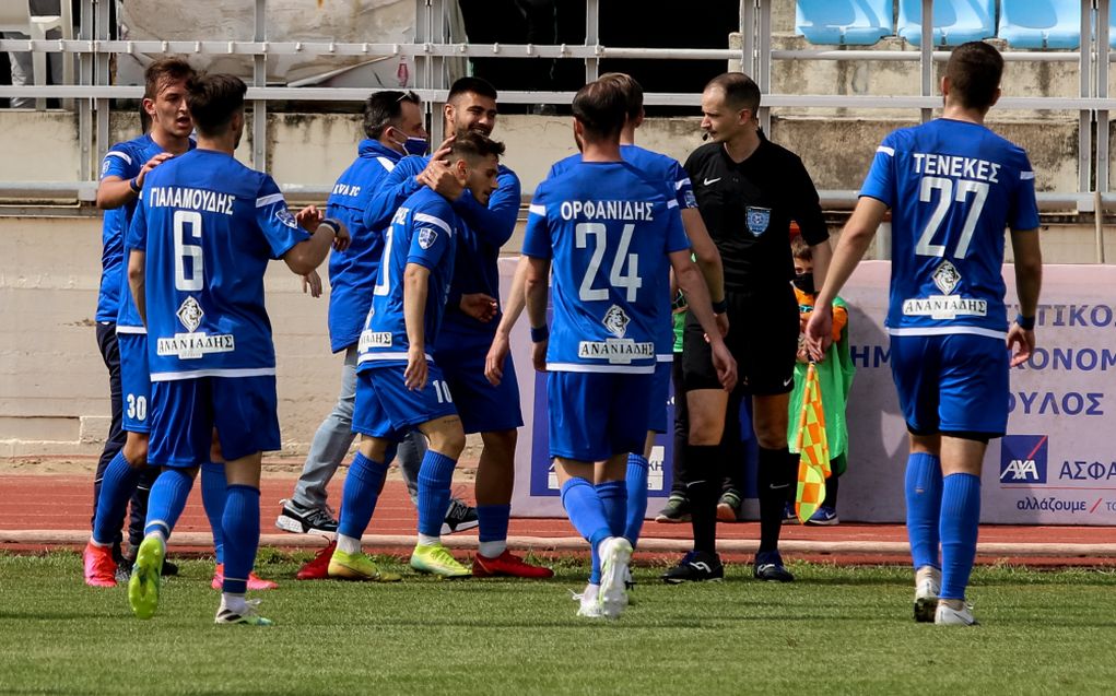 Football League: Ξέφυγε στην κορυφή η Καβάλα (+4), 2-0 στην Κοζάνη - “Γκέλαραν” Βέροια και Πανσερραϊκός