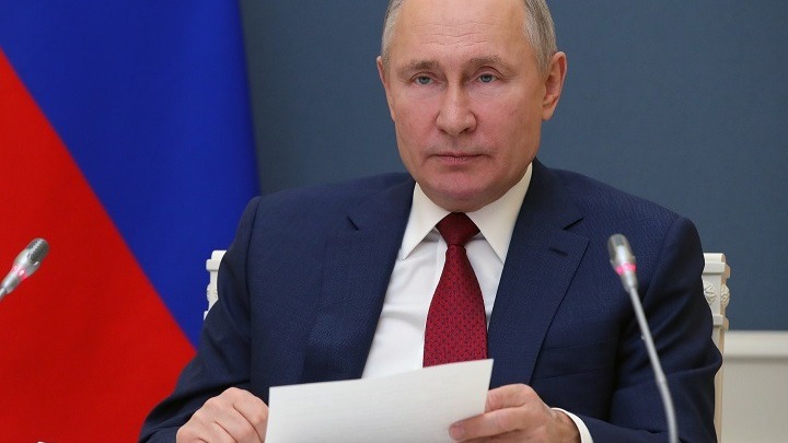 Ρωσία: Υπογραφή του προέδρου Πούτιν στις τροπολογίες για απαγόρευση ταύτισης της Σοβιετικής Ένωσης και της ναζιστικής Γερμανίας