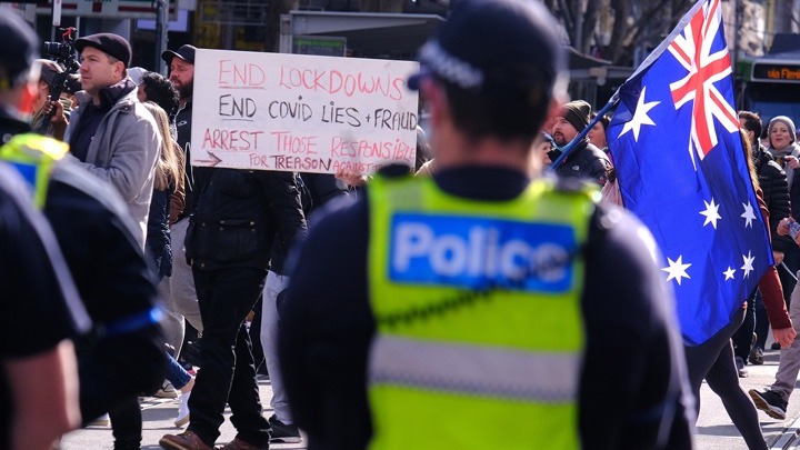 Αυστραλία: Έξαλλοι οι πολίτες - Διαδηλώσεις κατά του lockdown - Συγκρούσεις με την αστυνομία στο Σίδνεϊ (video)