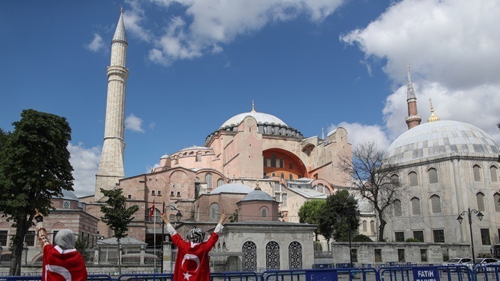 Εμπόδιο στα σχέδια της Τουρκίας για την Αγία Σοφία στέκεται η UNESCO