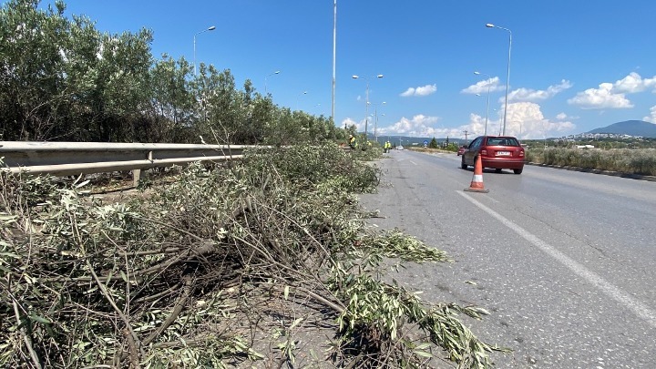 Θεσσαλονίκη: Εργασίες καθαρισμού στην Περιφερειακή οδό και στην Θεσσαλονίκης - Νέων Μουδανιών