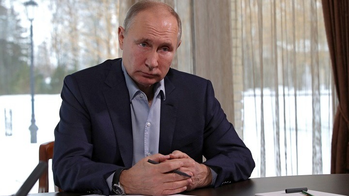 Ο Πούτιν δηλώνει ότι έχει ανοσία μετά τον εμβολιασμό του με Sputnik