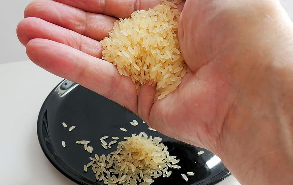 Βόλος: Αναποδογύρισε το τραπέζι επειδή το 3χρονο παιδί του έριξε λίγο ρύζι έξω από το πιάτο