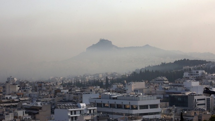 Τοξικό νέφος στην Αθήνα: Δείτε live την ποιότητα του αέρα στην περιοχή σας