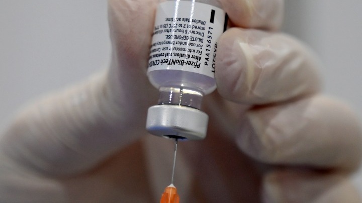 CDC: Δεν έχουν αναφερθεί θάνατοι νέων από μυοκαρδίτιδα μετά τον εμβολιασμό τους με το σκεύασμα των Pfizer/BioNTech