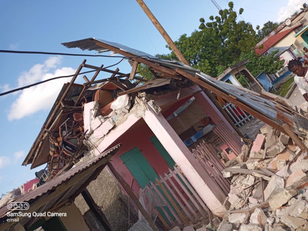 Iσχυρός σεισμός 7,2 Ρίχτερ στην Αϊτή - Yπάρχουν νεκροί, άγνωστο πόσοι (pics & vids)