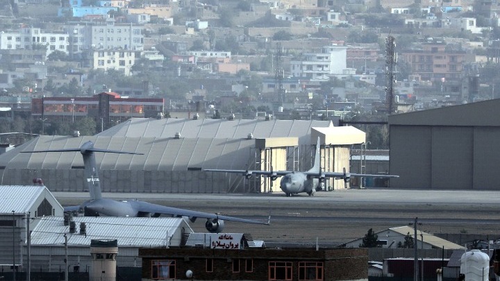 Οι Ταλιμπάν συνομιλούν με  Κατάρ και Τουρκία για τη διαχείριση του αεροδρομίου της Καμπούλ