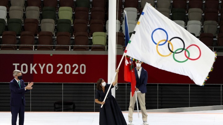 Το Παρίσι υποδέχθηκε την Ολυμπιακή Σημαία (vid)