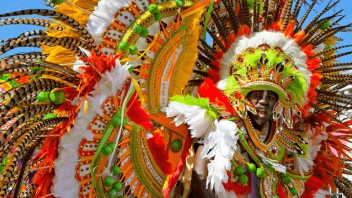 Το πολύχρωμο καρναβάλι «Τζανκανού» στις Μπαχάμες