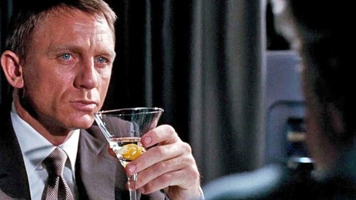 Έτοιμη η νέα ταινία του 007 - Σε προσιτή τιμή η ειδική σαμπάνια