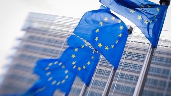 Κομισιόν: Ζητεί από το Ευρωπαϊκό Δικαστήριο οικονομικές κυρώσεις κατά της Πολωνίας