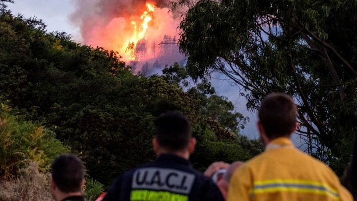 Ισπανία: Εξακολουθεί να καίει εκτός ελέγχου η πυρκαγιά στην Γκαλίθια
